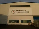 Fassade eines Industriegebäudes mit dem Schriftzug 